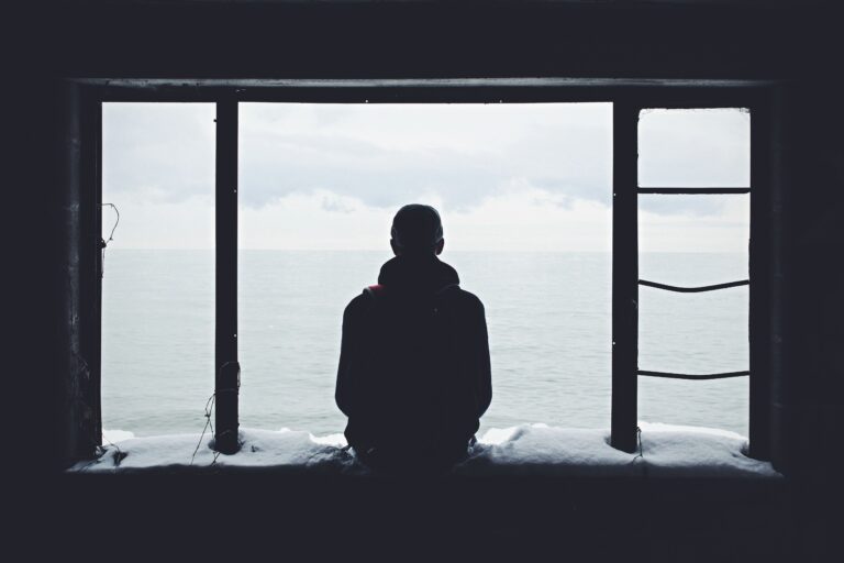 why anxiety gets worse when alone
